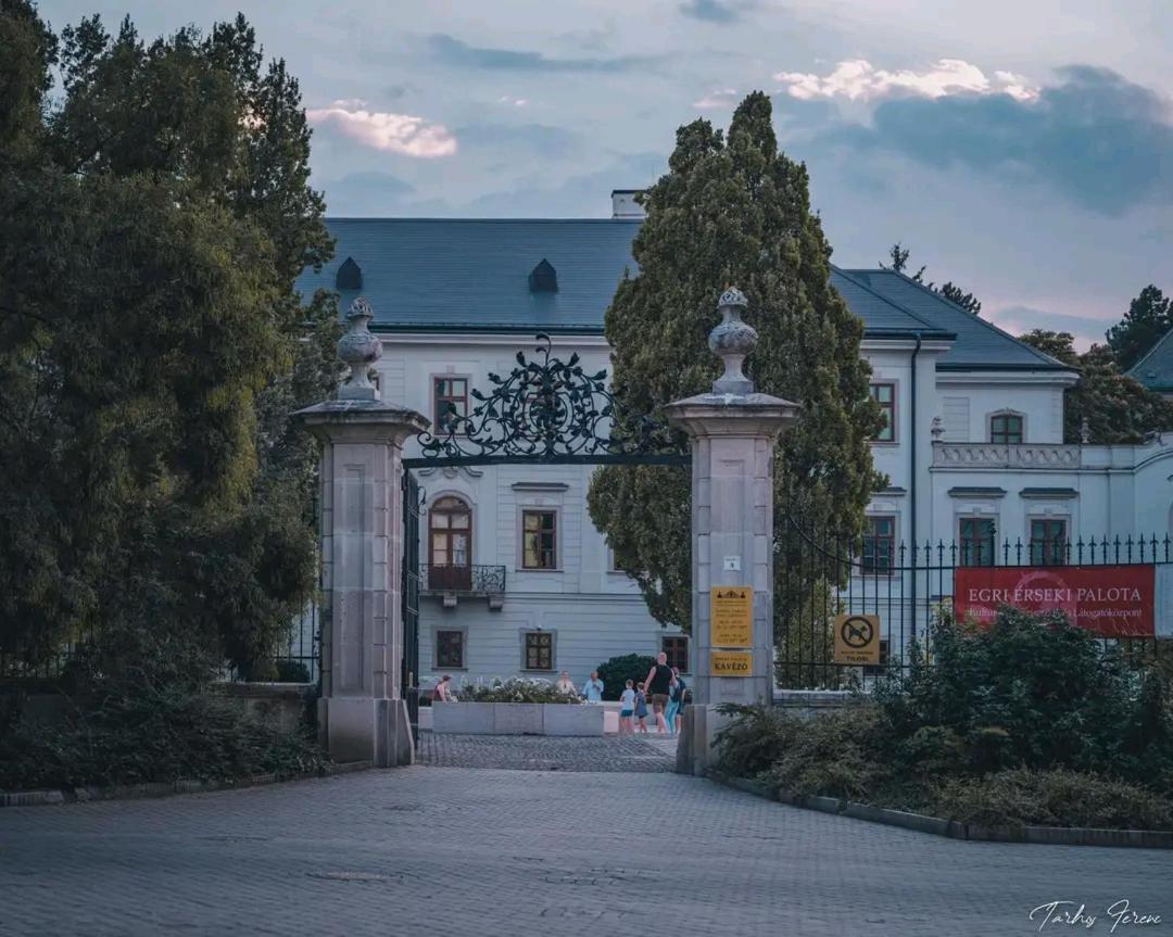 Albina Apartman Eger Exterior foto